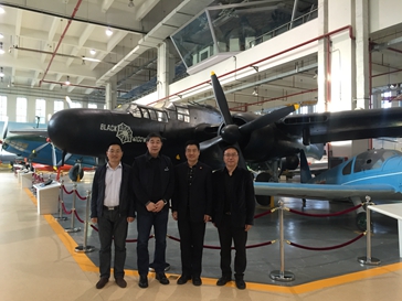 岳彩申副校长????参观北京航空航天博物馆_副本.jpg